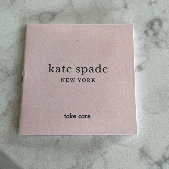 Kate spade white shoulder bag w pink lining - Picture 4 of 8